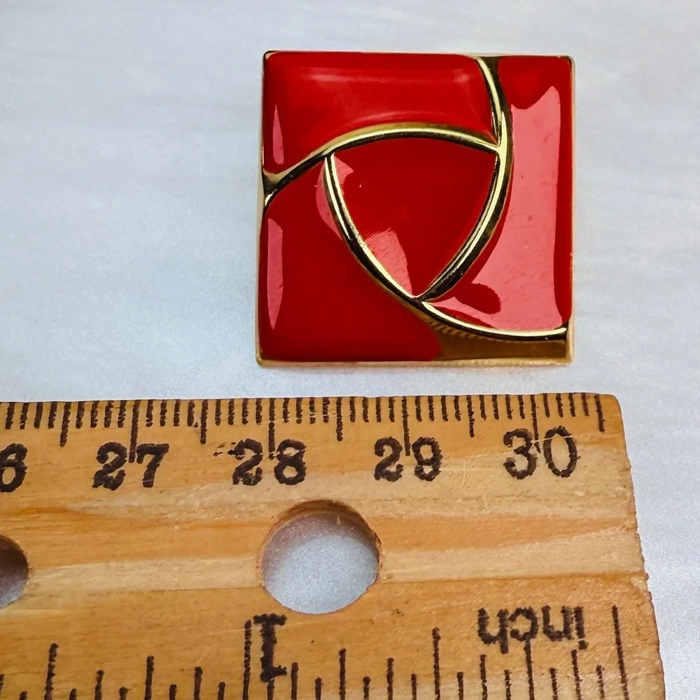 Vintage red and goldtone lightweight clip on earrings